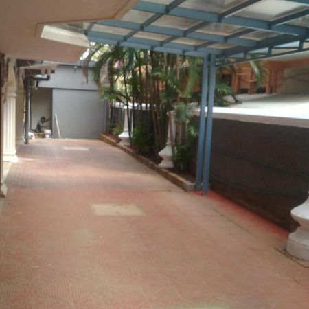 A.R Residency Hotel Chennai Eksteriør billede