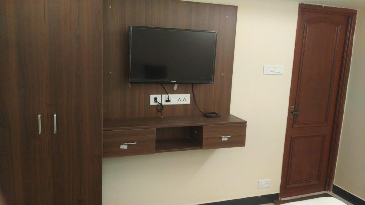 A.R Residency Hotel Chennai Eksteriør billede