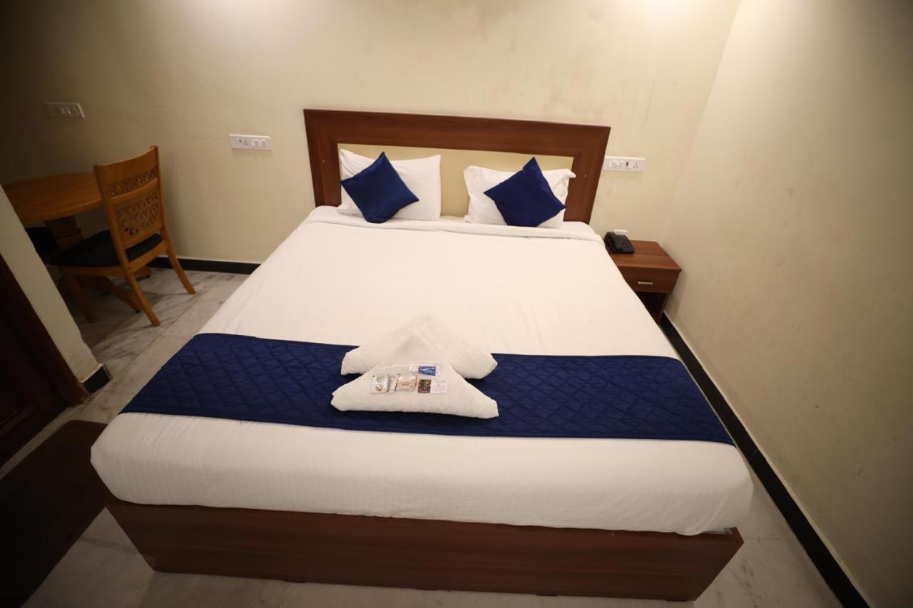 A.R Residency Hotel Chennai Eksteriør billede