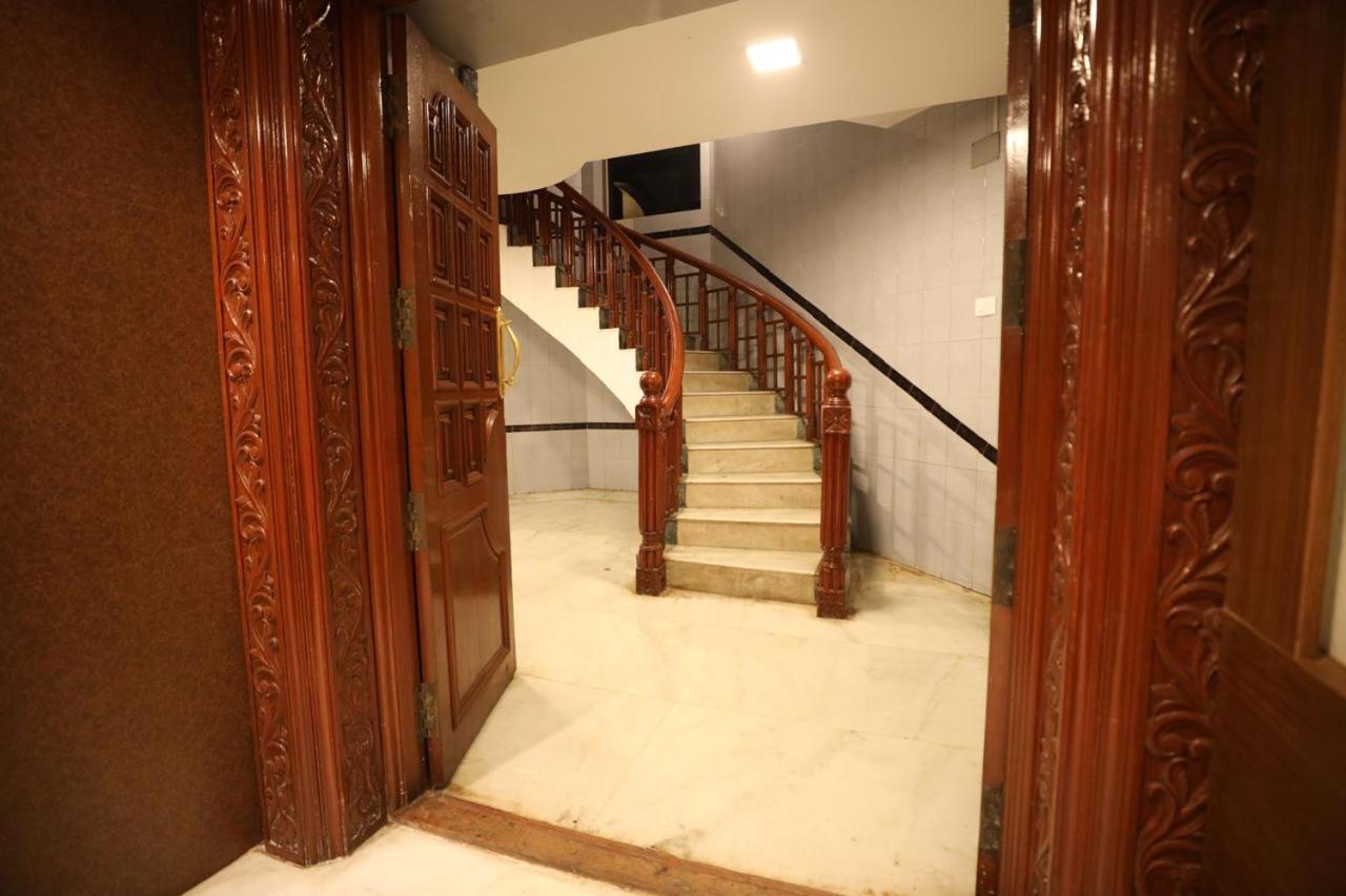 A.R Residency Hotel Chennai Eksteriør billede